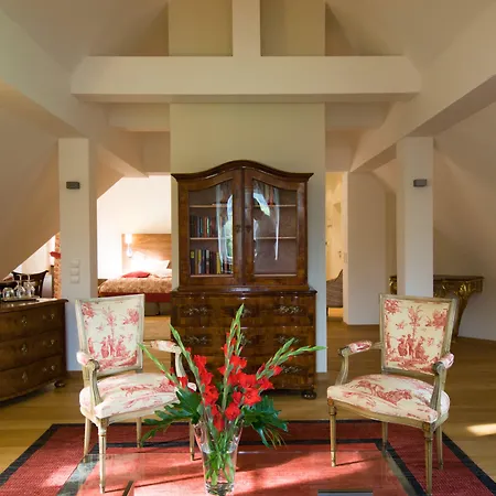 Pałac Pakoszów Wernersdorf 5*