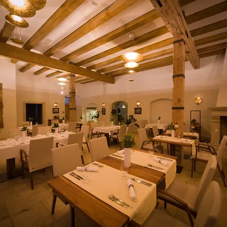 Pałac Pakoszów Wernersdorf Hotel 5*