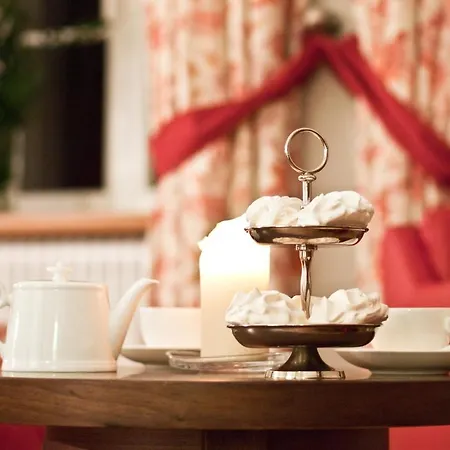 Pałac Pakoszów Wernersdorf 5*