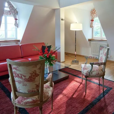 Palac Pakoszow Wernersdorf 5*
