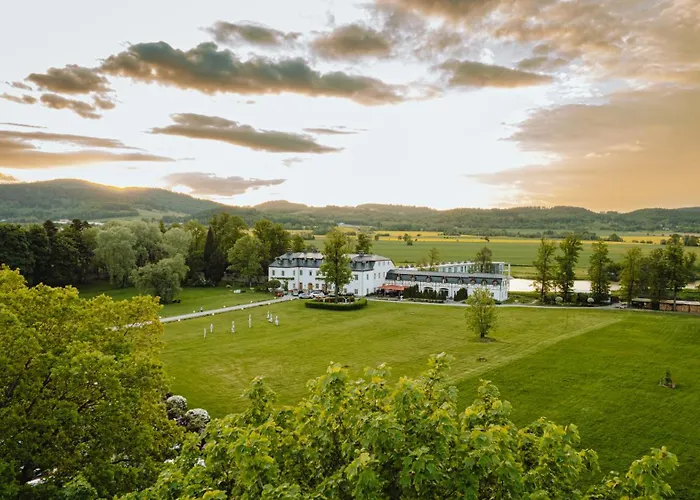 Palac Pakoszow Wernersdorf Hotel