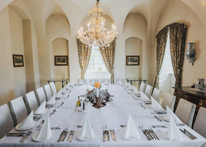 Palac Pakoszow Wernersdorf 호텔 피에초비체